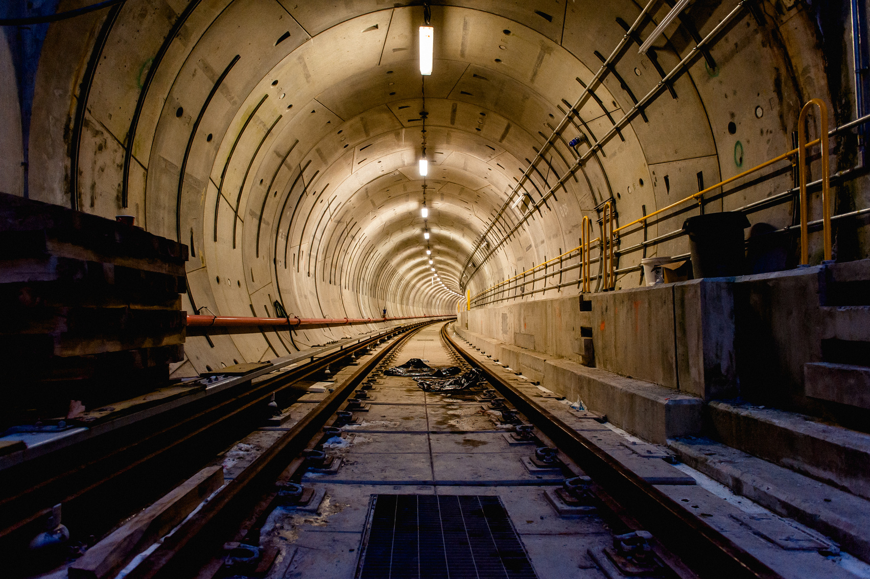 Tunnel with Rails